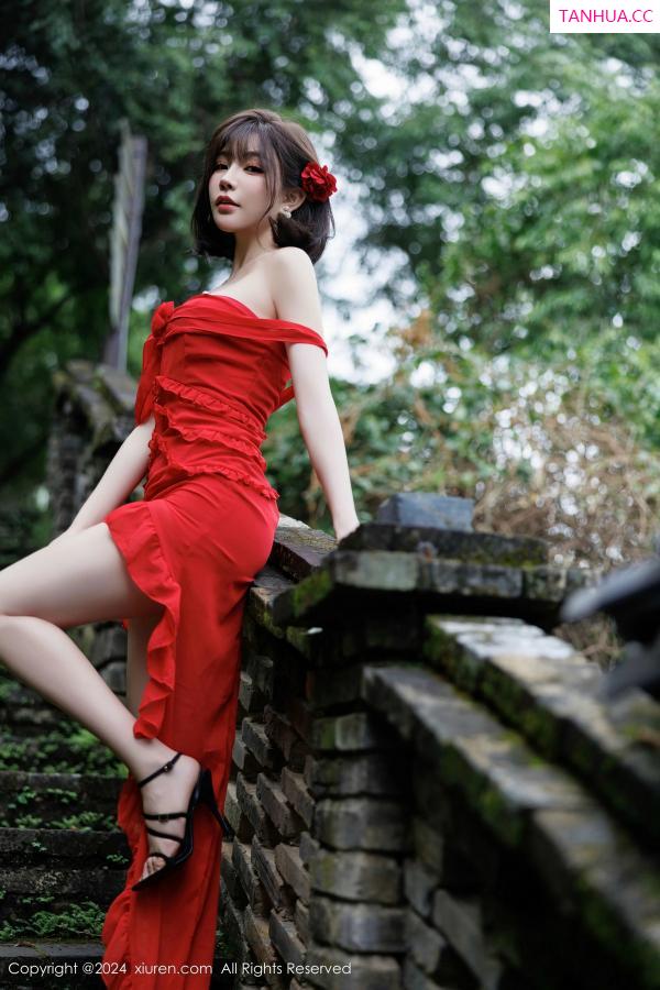 陈芝 芝芝Booty [XiuRen]高清写真图 2024.11.14 No.9449 徐莉芝Booty 黑丝美腿第11张图片
